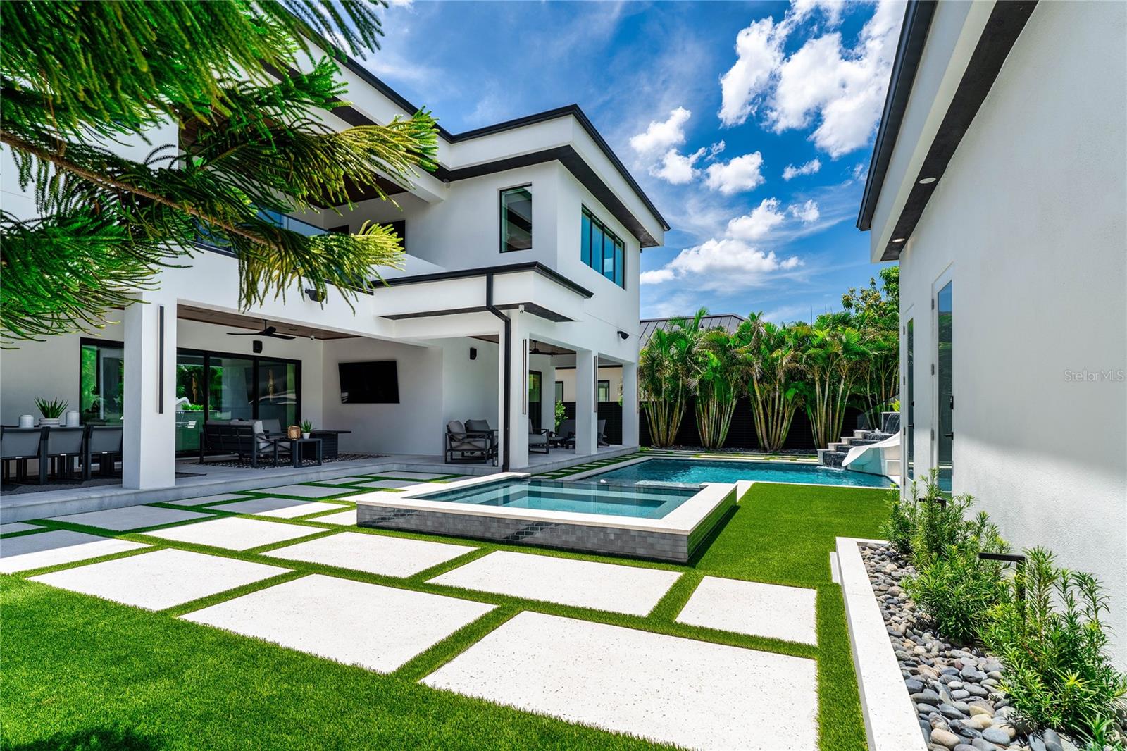 5002 Poe, Tampa, FL 33629