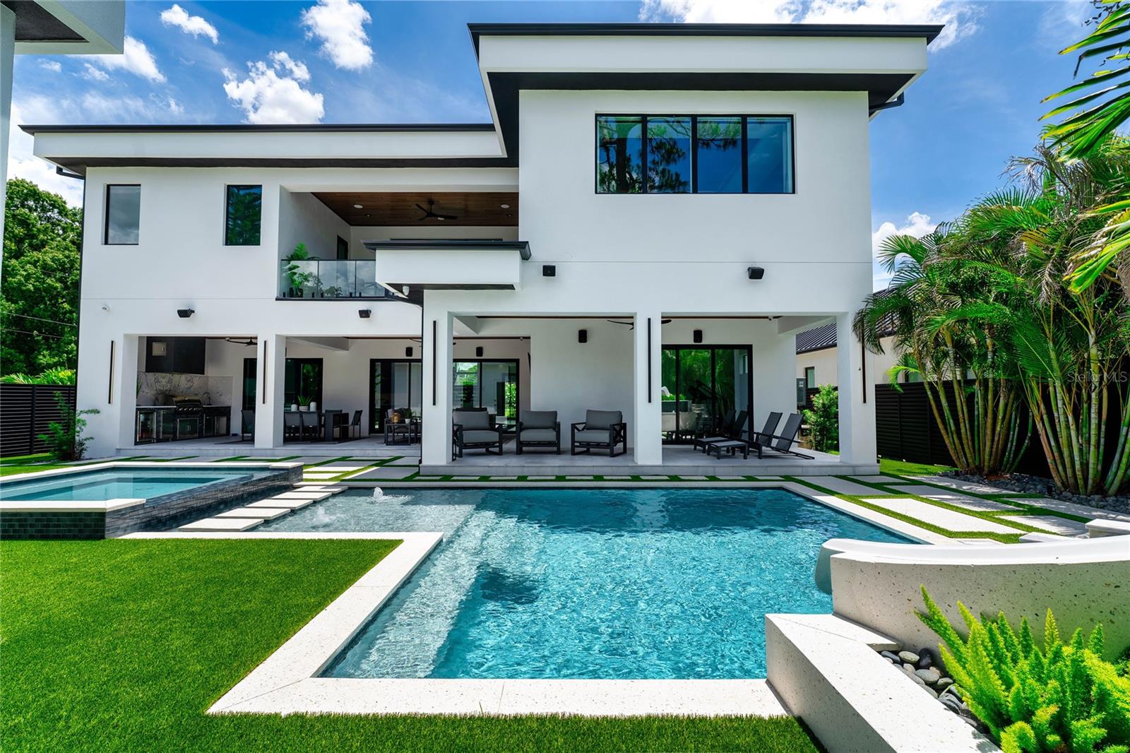 5002 Poe, Tampa, FL 33629