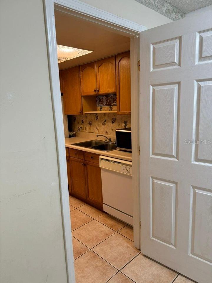 700 Airport Unit B7, Sanford, FL 32773
