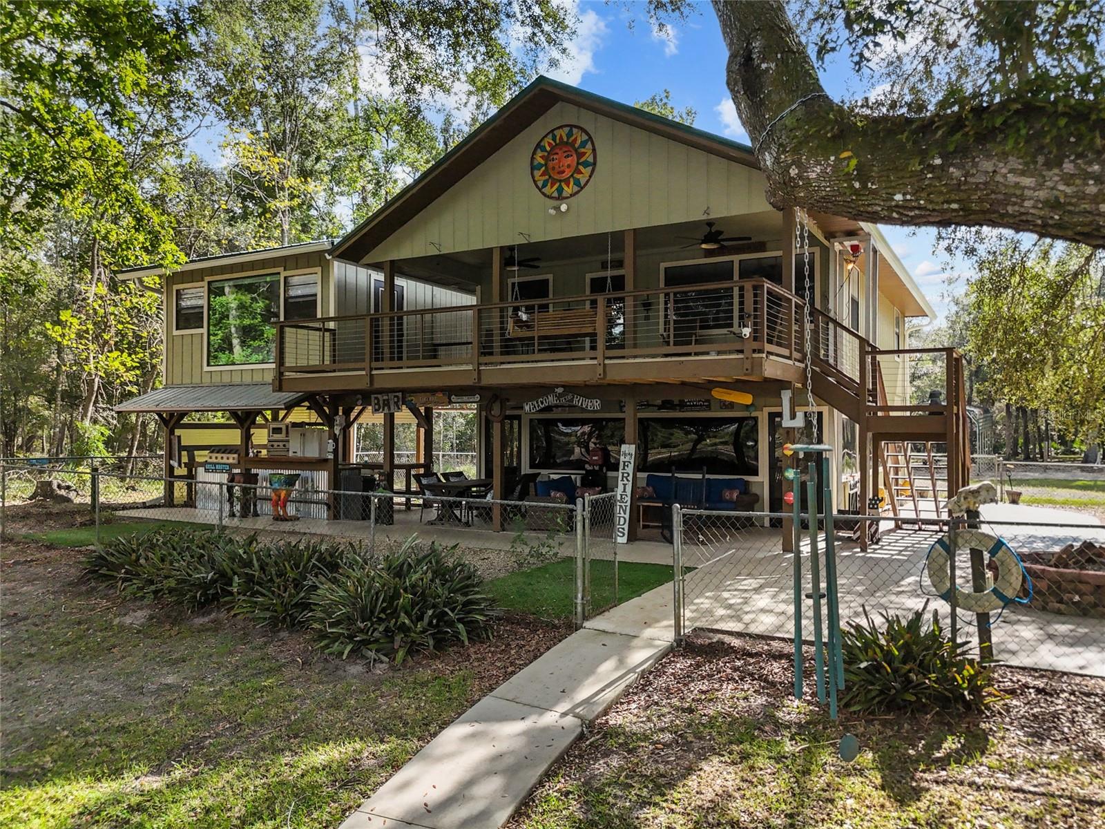 1069 Suwannee, Branford, FL 32008