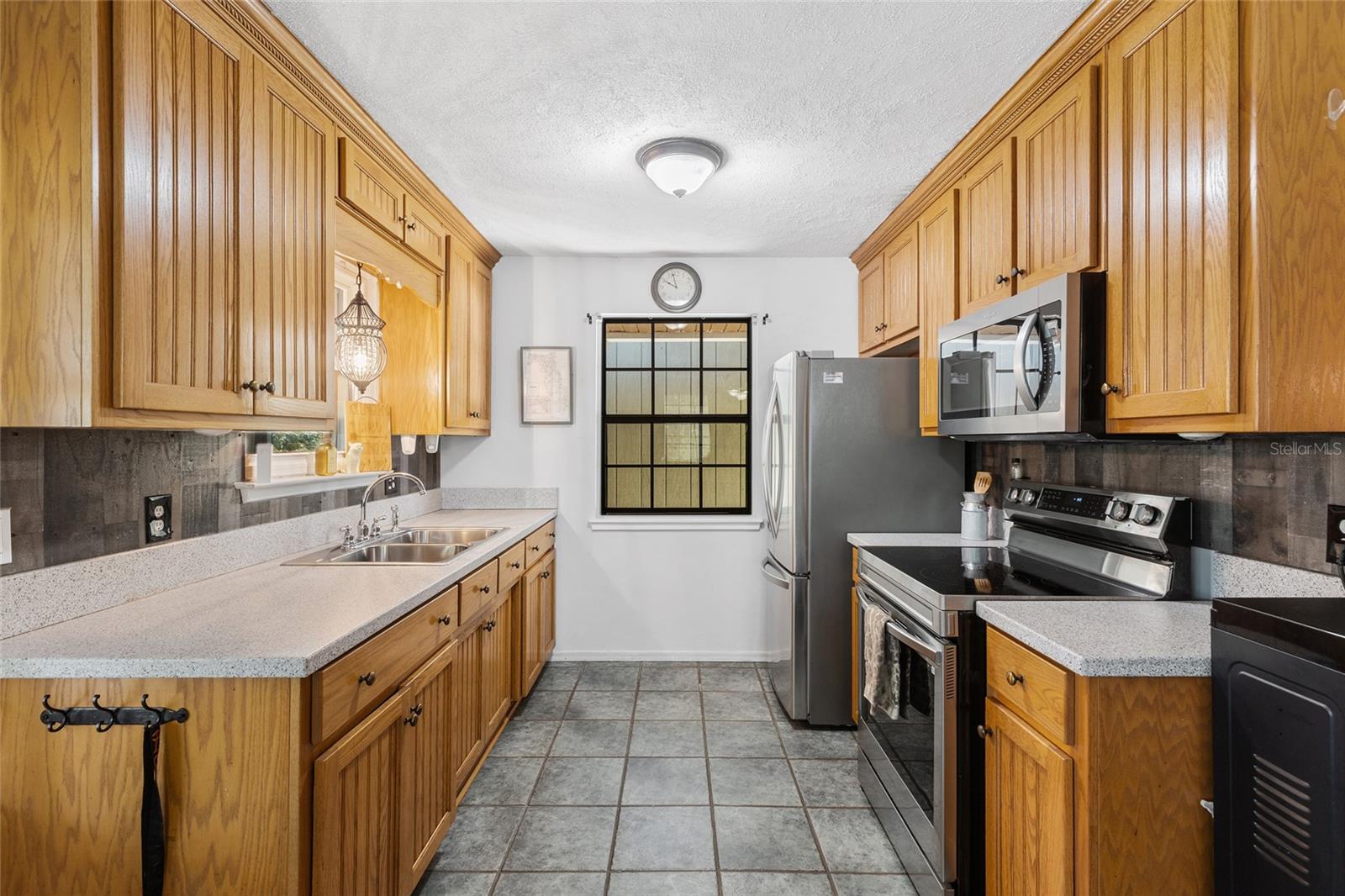 1069 Suwannee, Branford, FL 32008