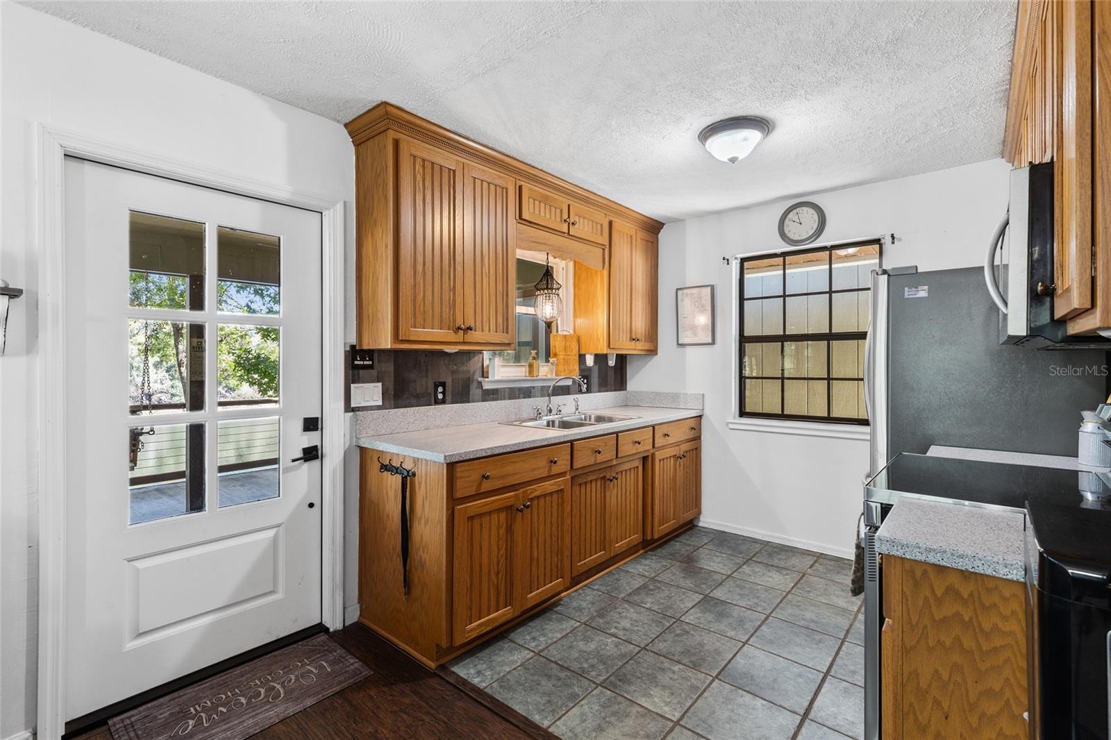 1069 Suwannee, Branford, FL 32008