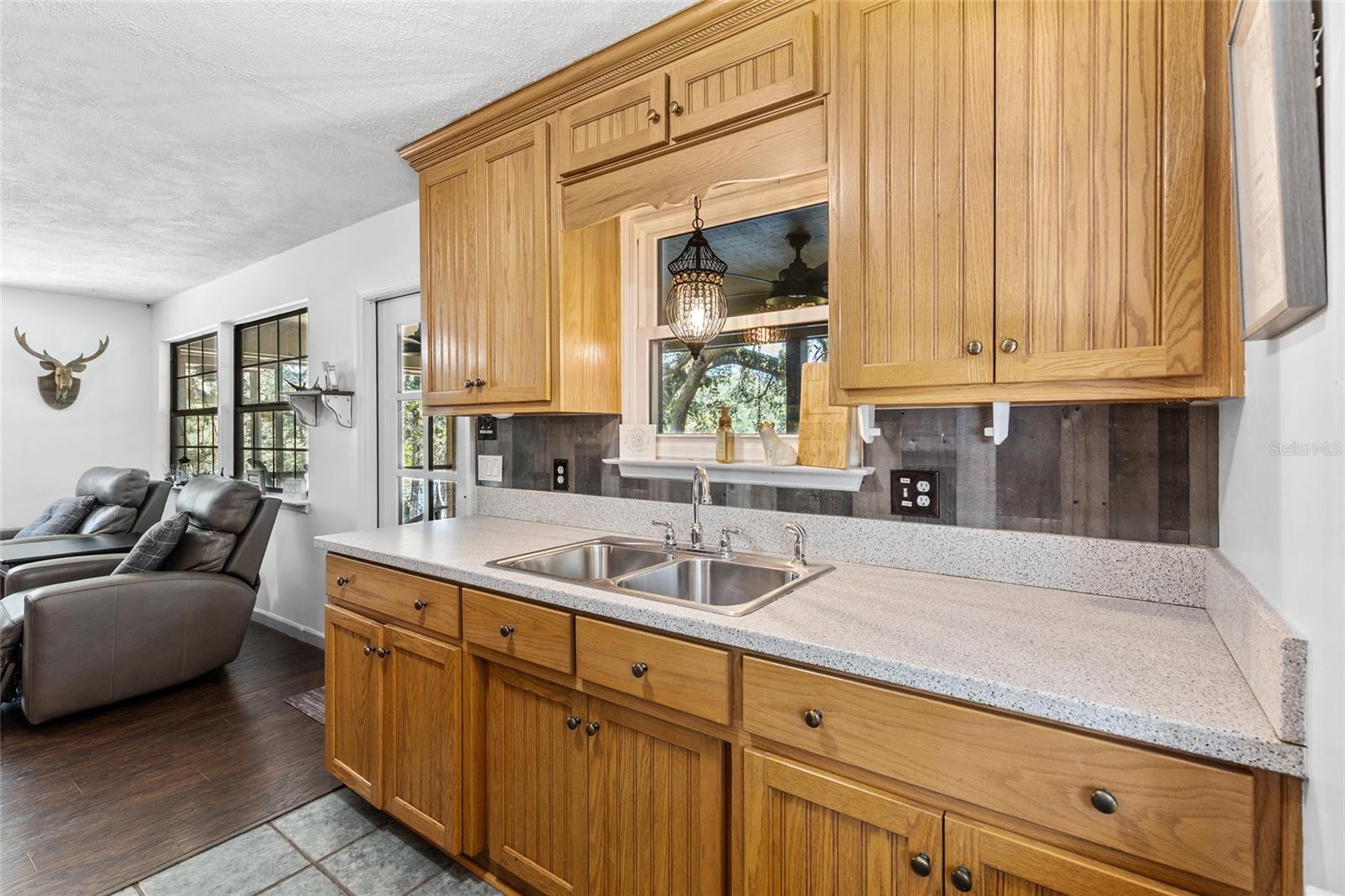 1069 Suwannee, Branford, FL 32008