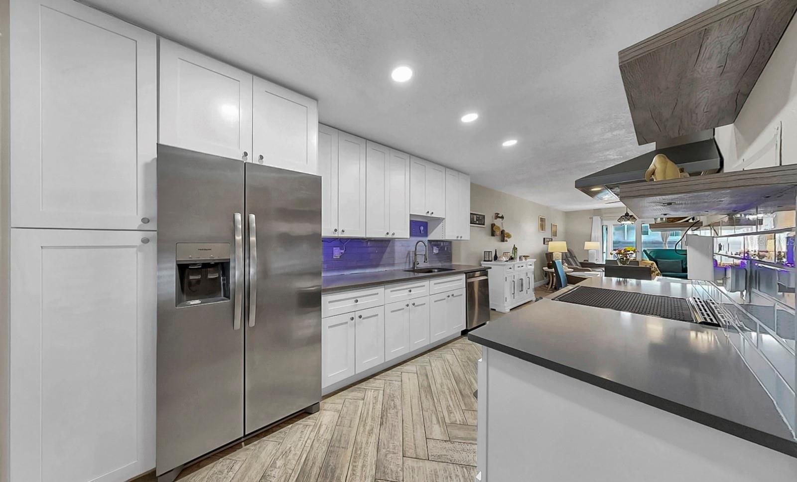 8799 Bardmoor Unit 205, Seminole, FL 33777