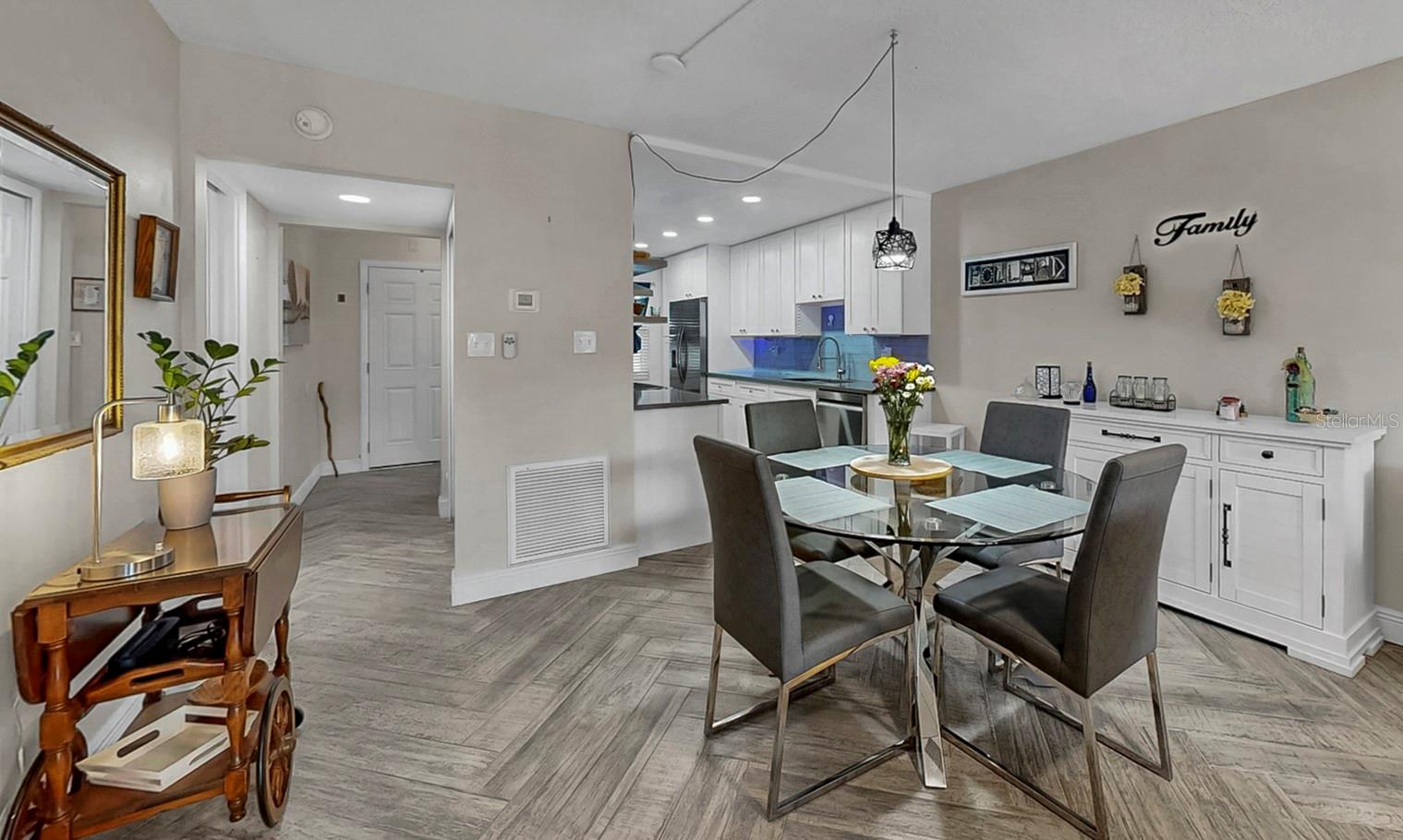 8799 Bardmoor Unit 205, Seminole, FL 33777