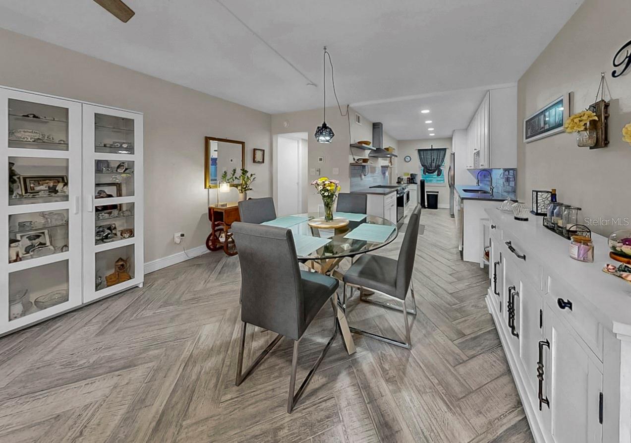 8799 Bardmoor Unit 205, Seminole, FL 33777