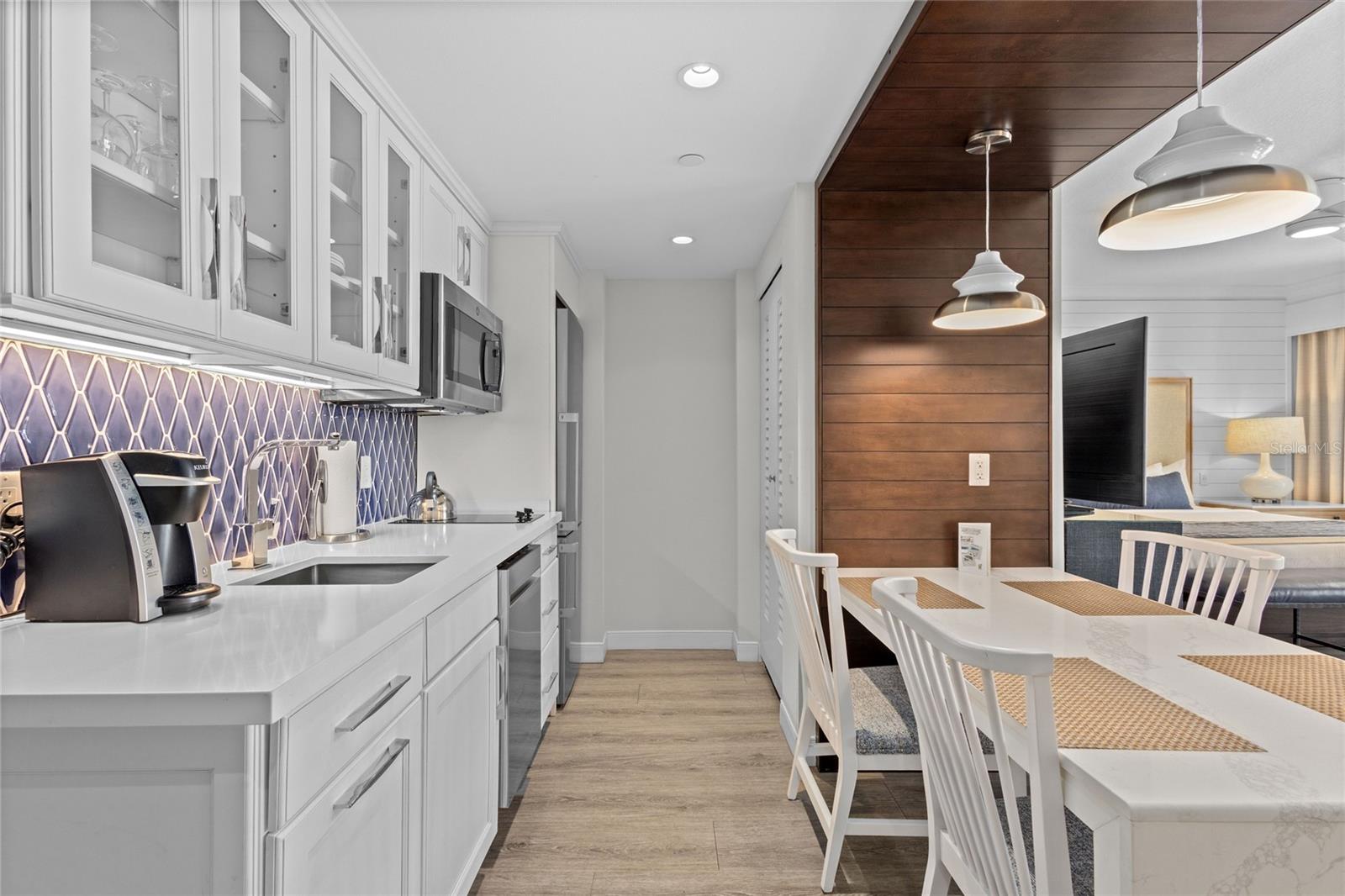 230 Sands Point Unit 3205, Longboat Key, FL 34228