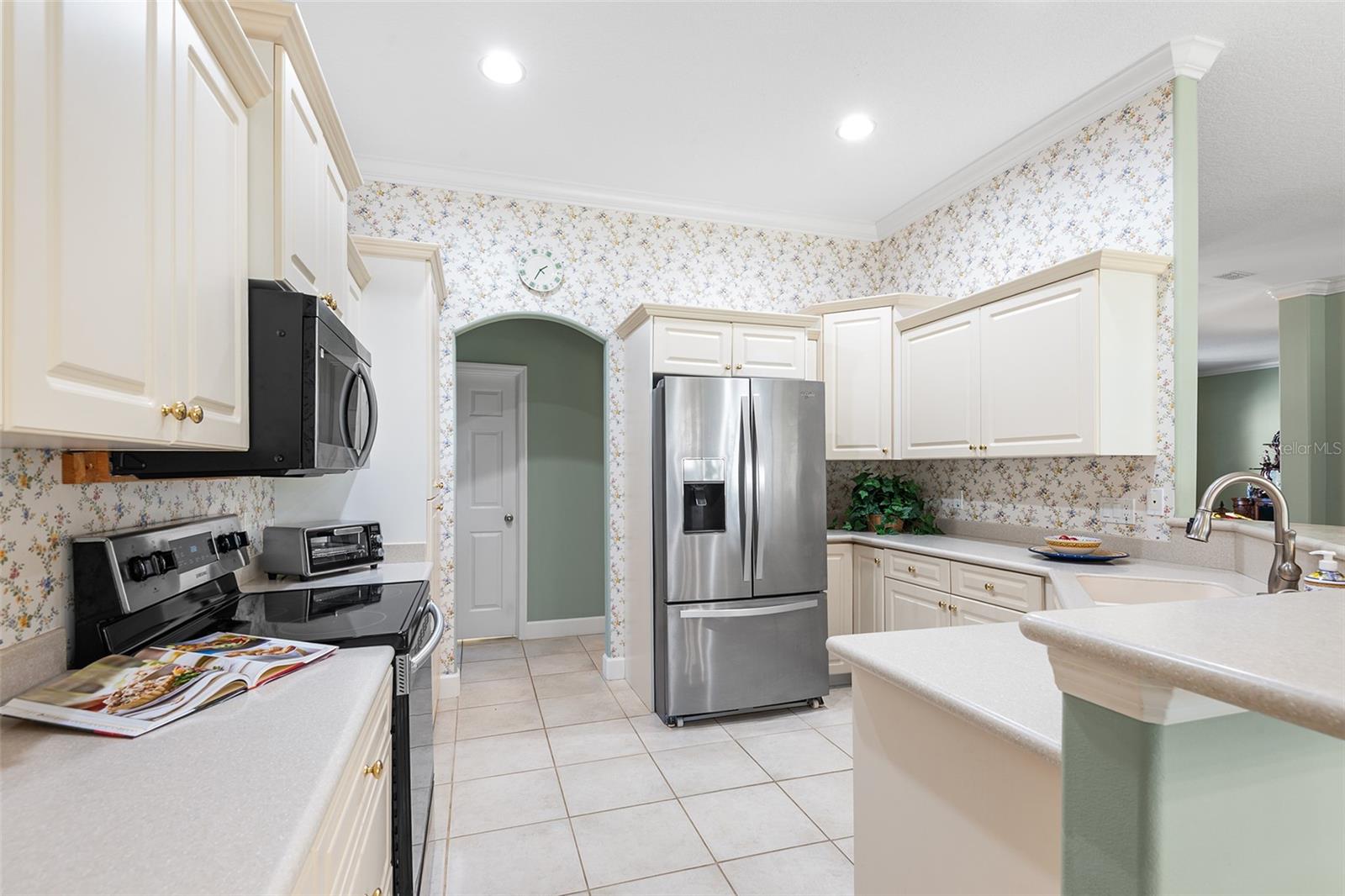 126 Lake Region Circle, Winter Haven, FL 33881