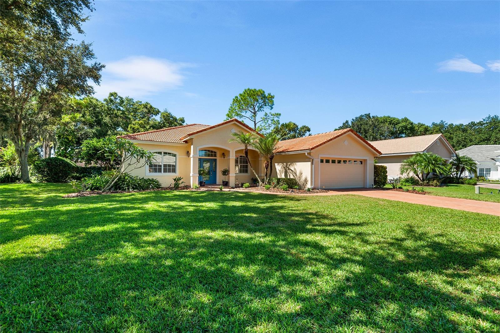 126 Lake Region Circle, Winter Haven, FL 33881