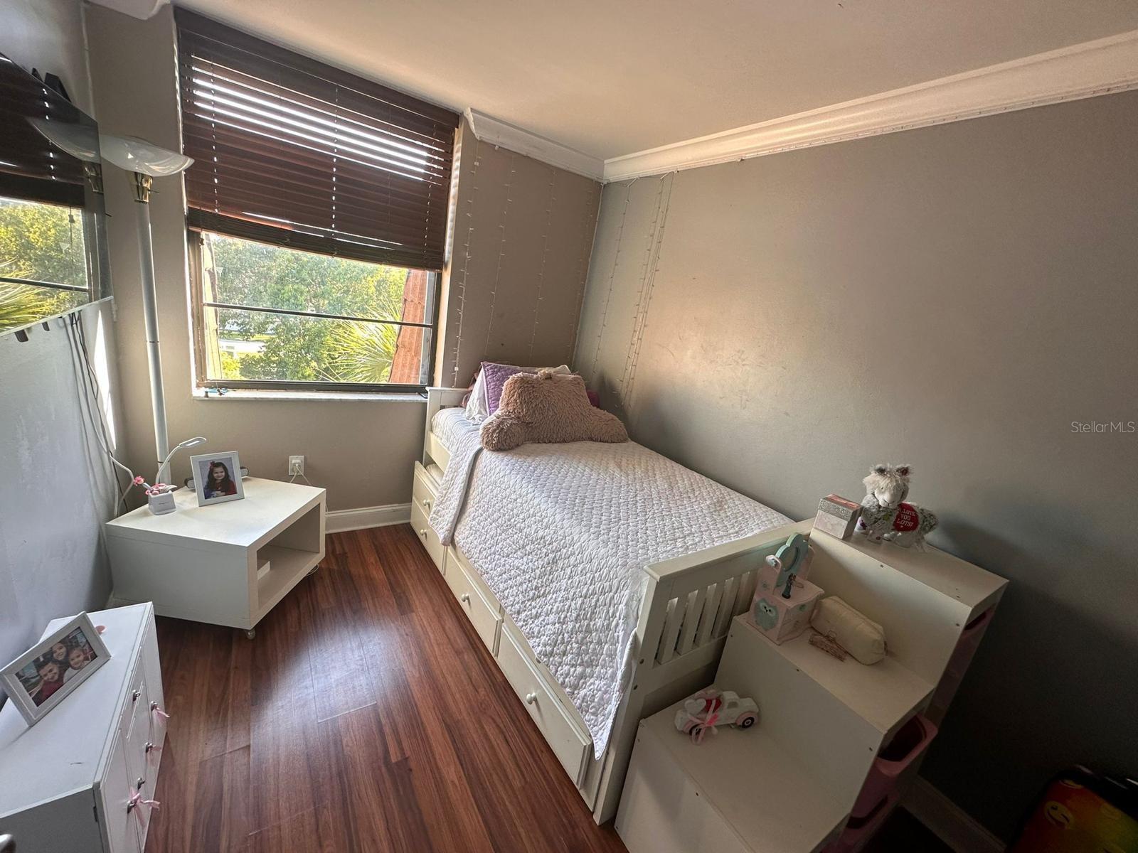 661 195th Unit 402, Miami, FL 33179