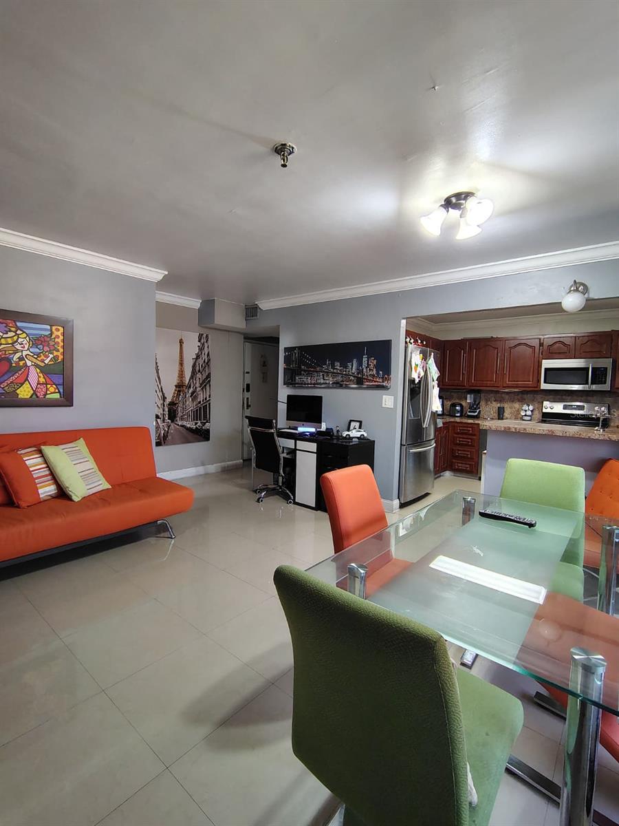 661 195th Unit 402, Miami, FL 33179