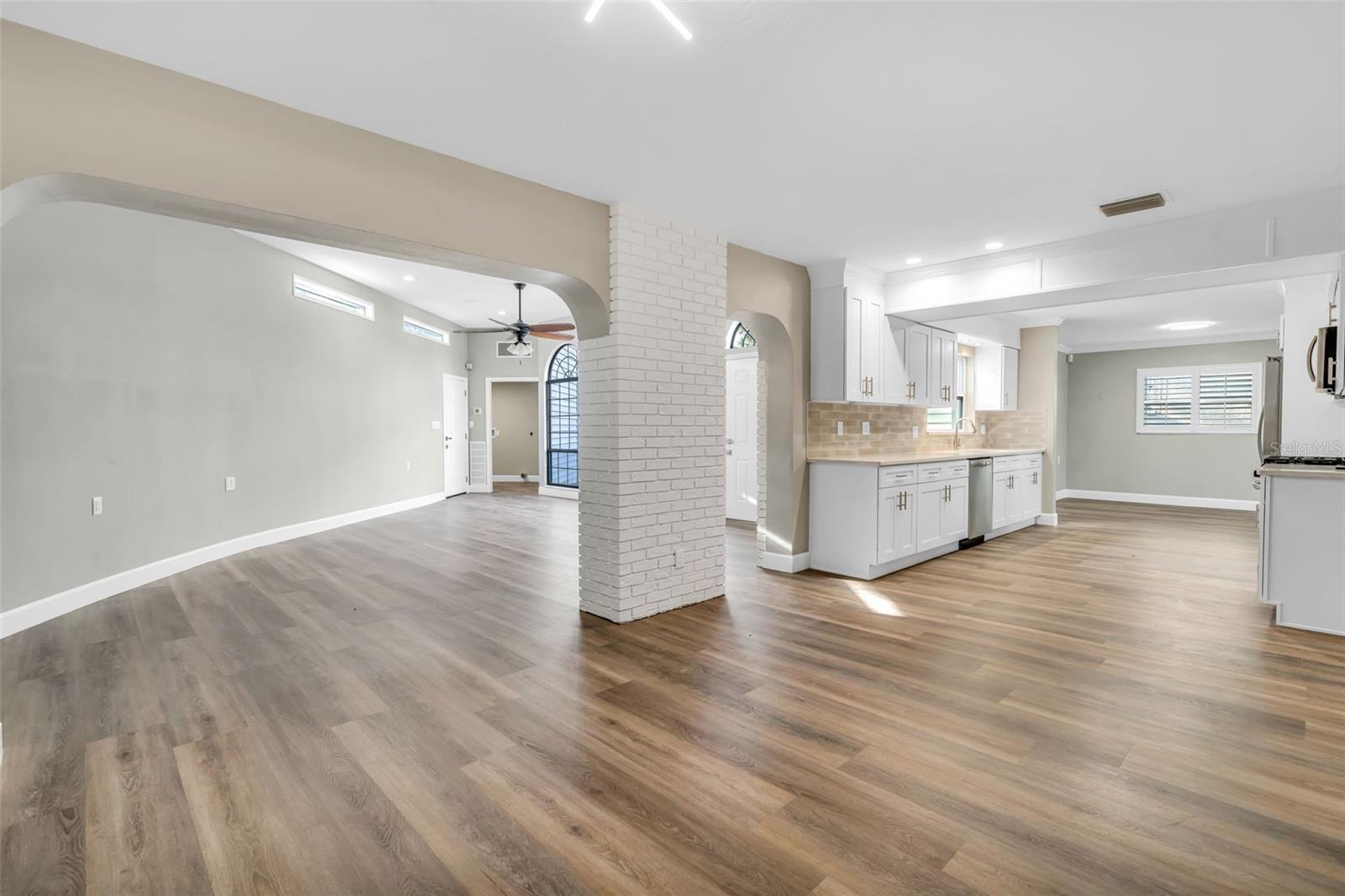 216 Shore Crest, Tampa, FL 33609