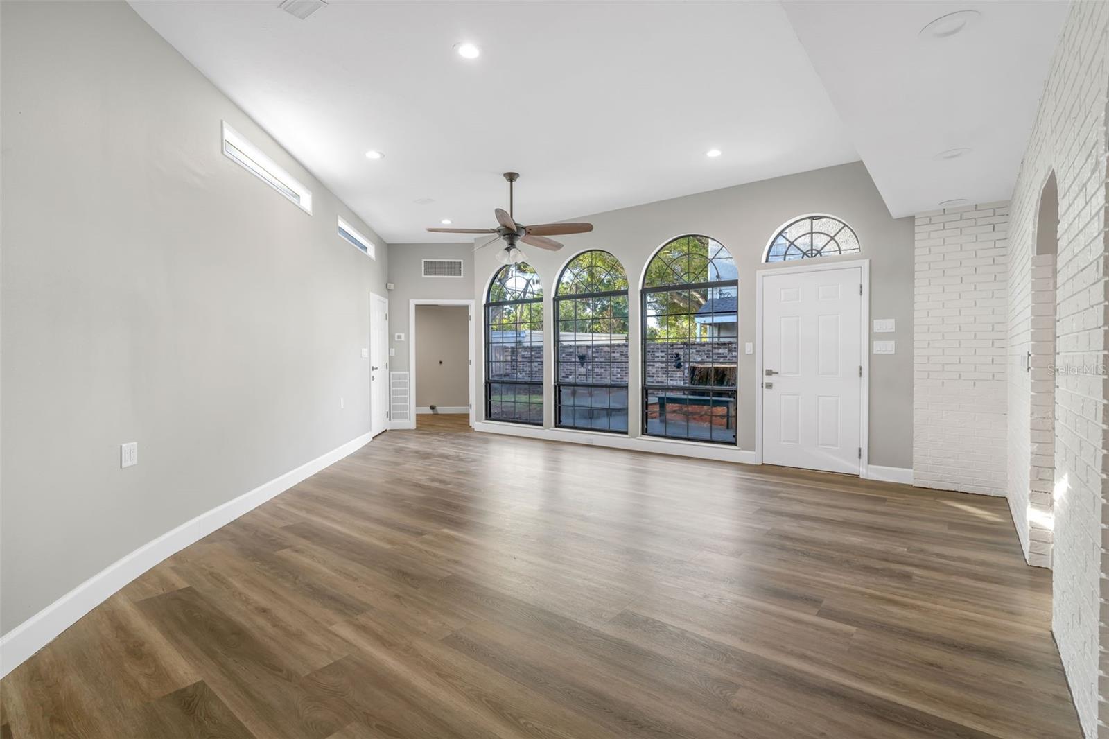 216 Shore Crest, Tampa, FL 33609