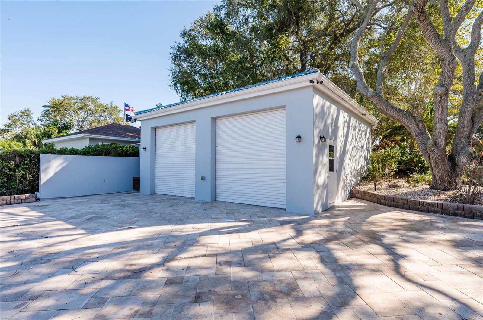 2268 Kings Point, Largo, FL 33774