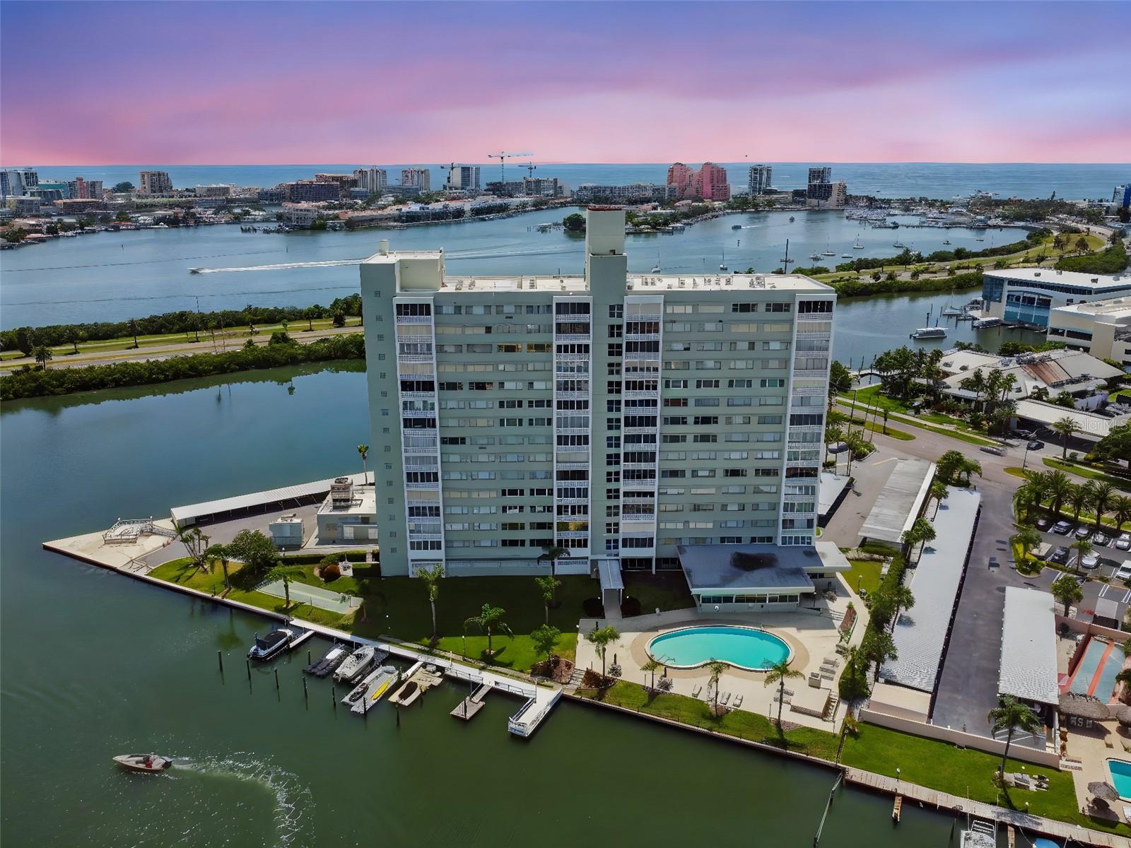 31 Island Unit 609, Clearwater Beach, FL 33767