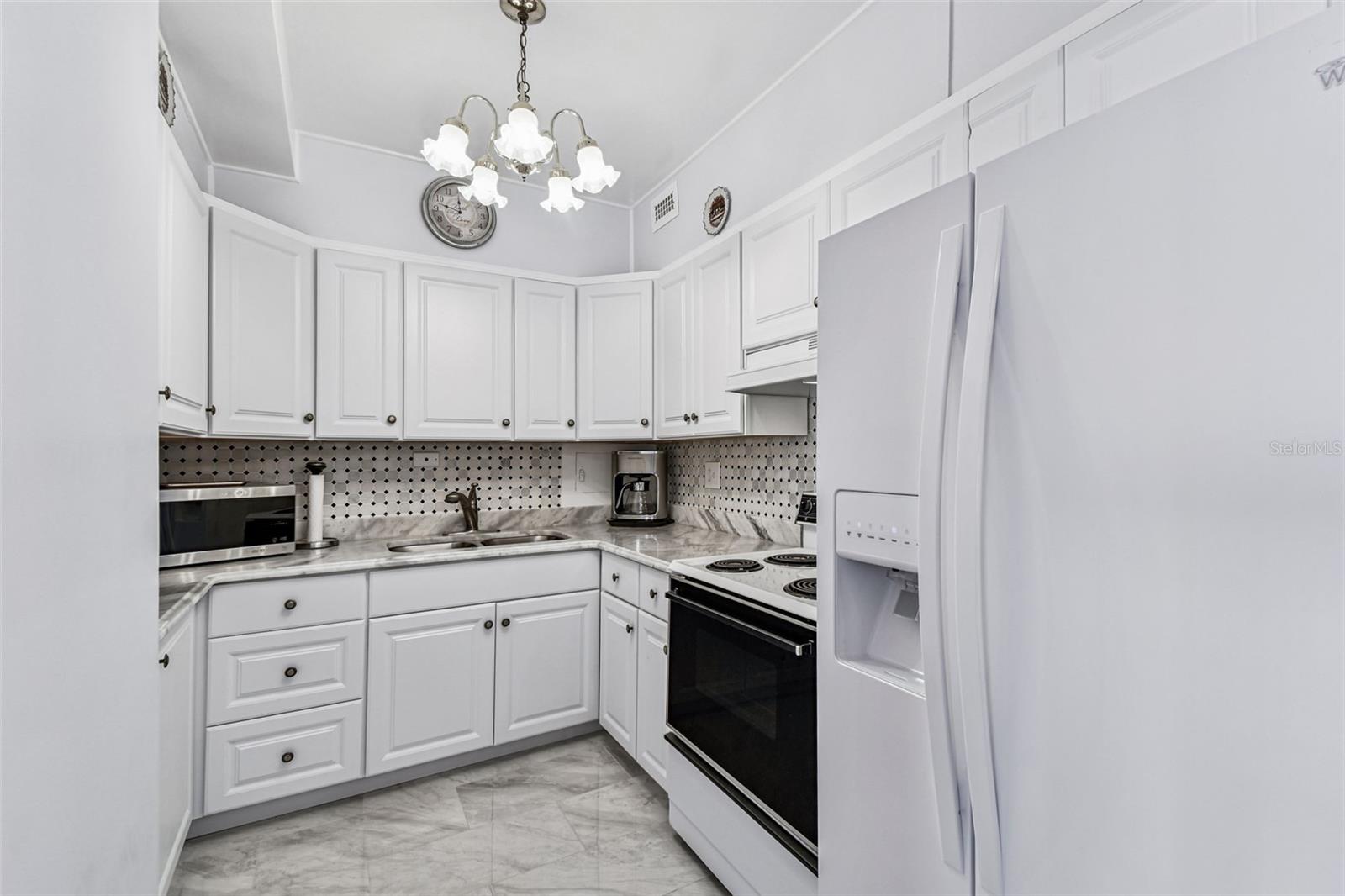 31 Island Unit 609, Clearwater Beach, FL 33767