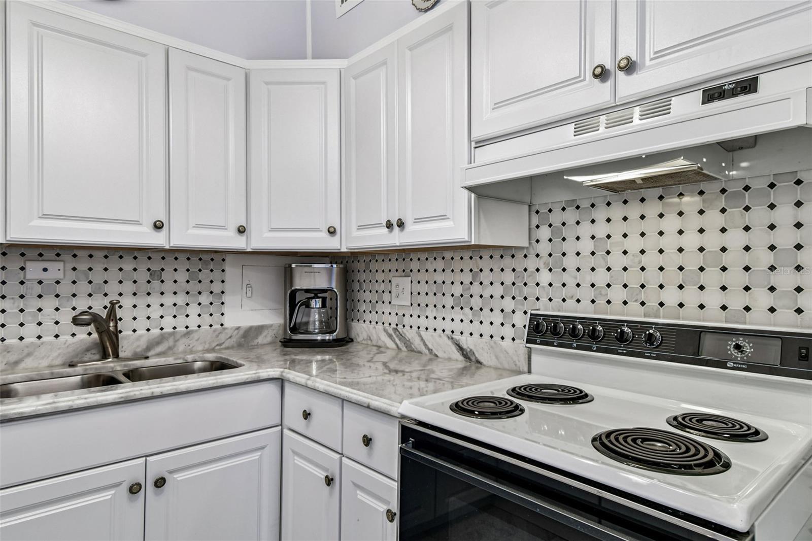 31 Island Unit 609, Clearwater Beach, FL 33767