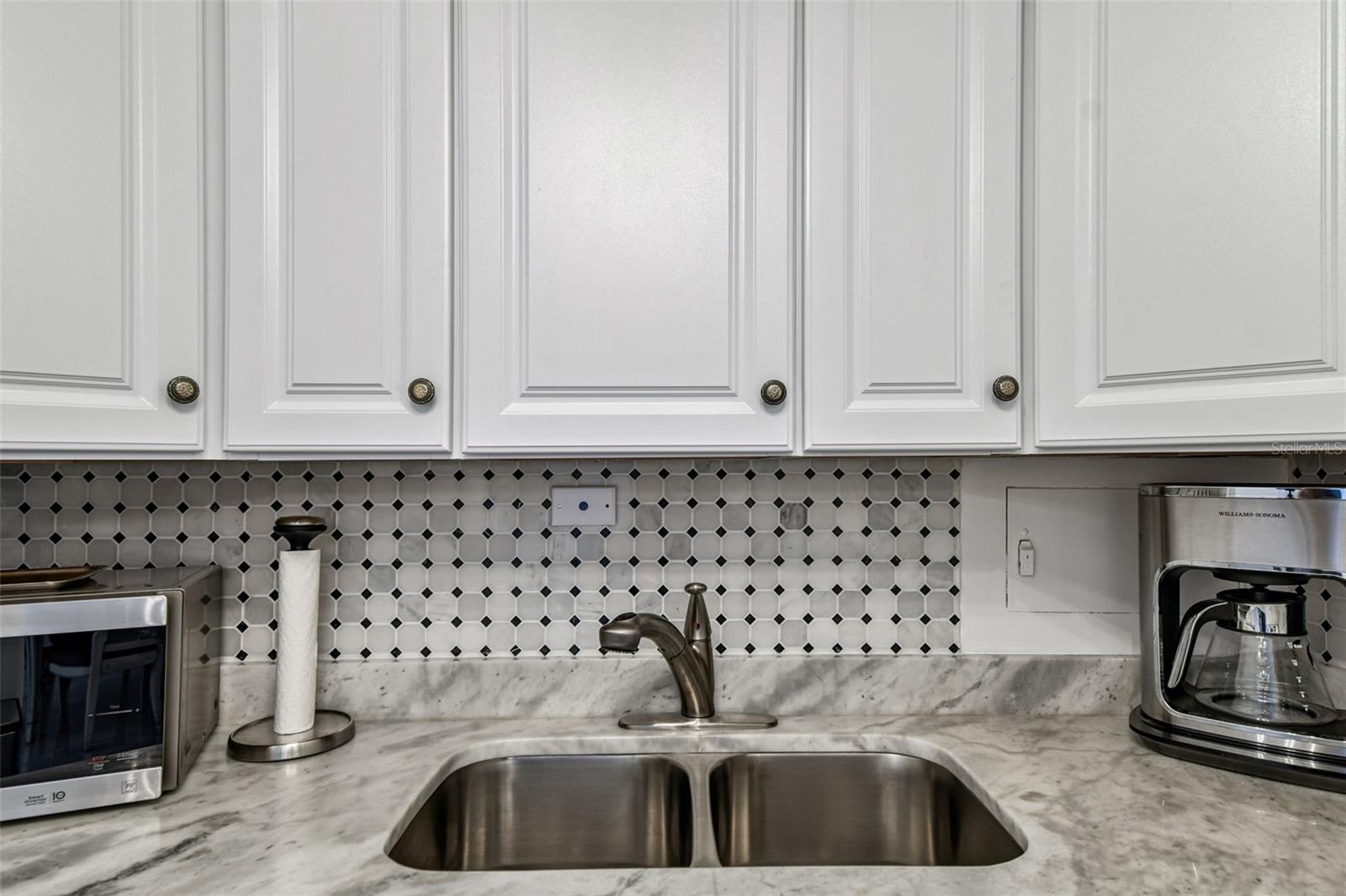 31 Island Unit 609, Clearwater Beach, FL 33767