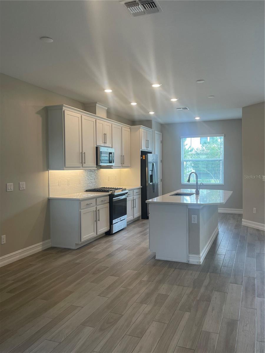 4596 Almada, Wesley Chapel, FL 33543