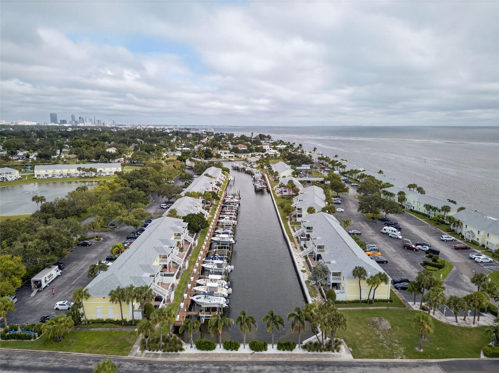 4924 Beach Unit F, St Petersburg, FL 33705