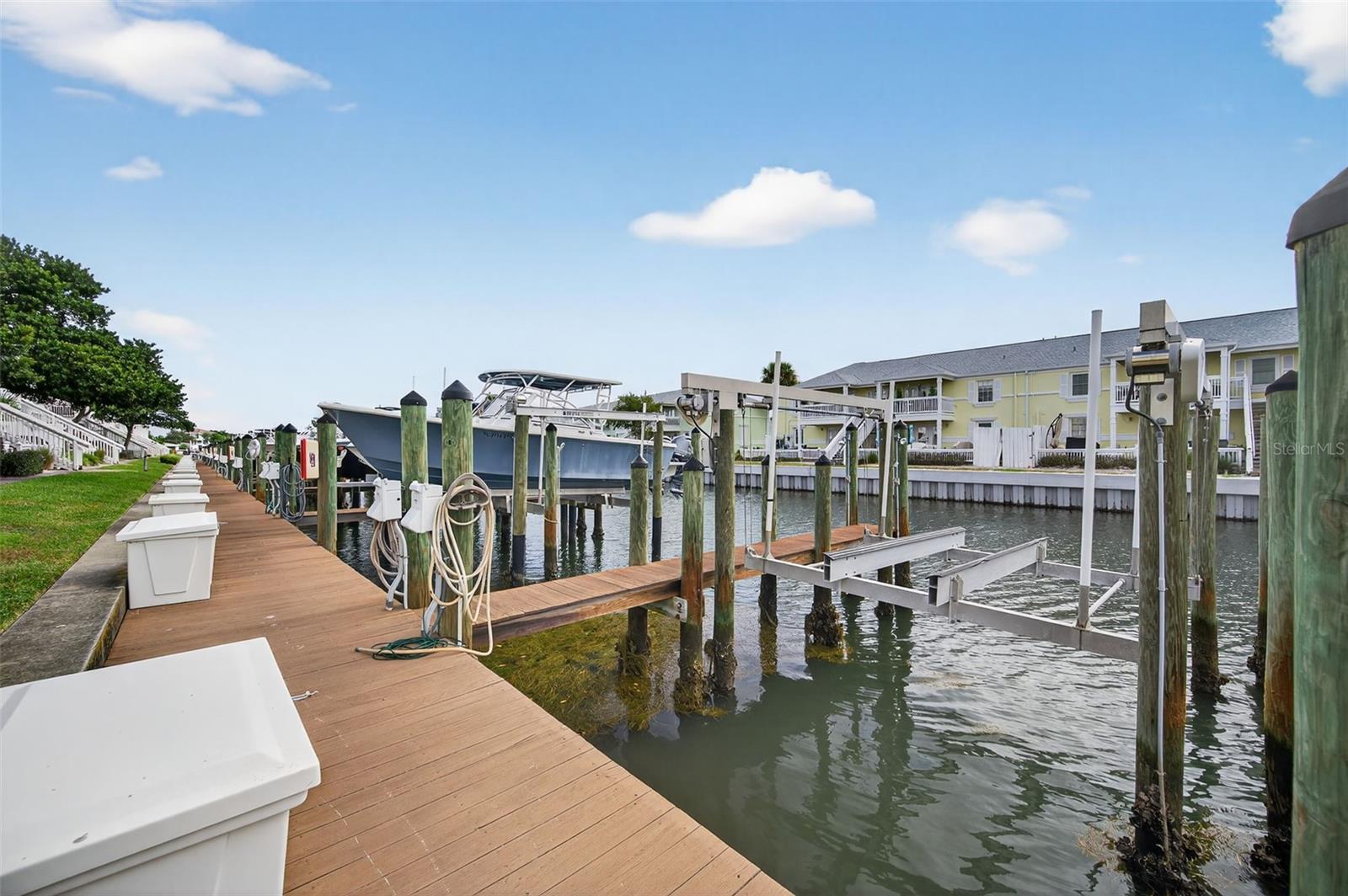 4924 Beach Unit F, St Petersburg, FL 33705