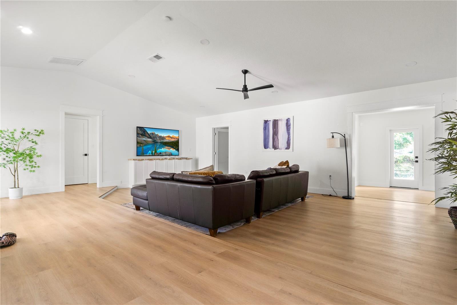 565 Sandy Hook, Palm Harbor, FL 34683