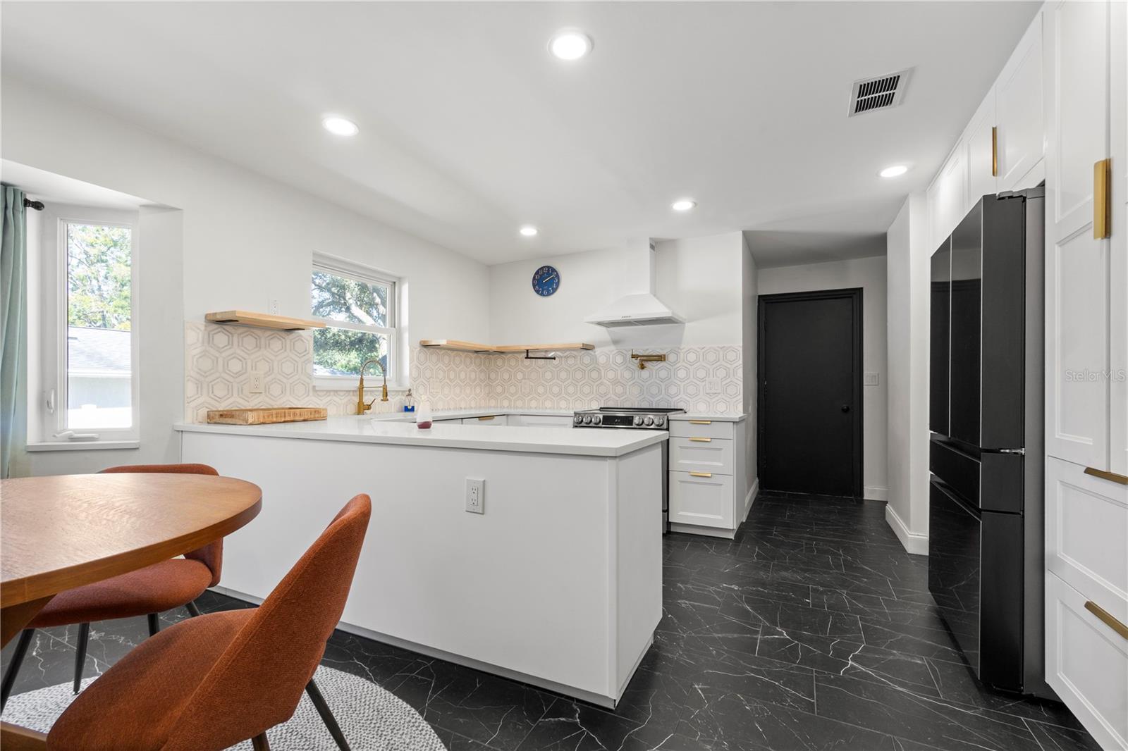 565 Sandy Hook, Palm Harbor, FL 34683
