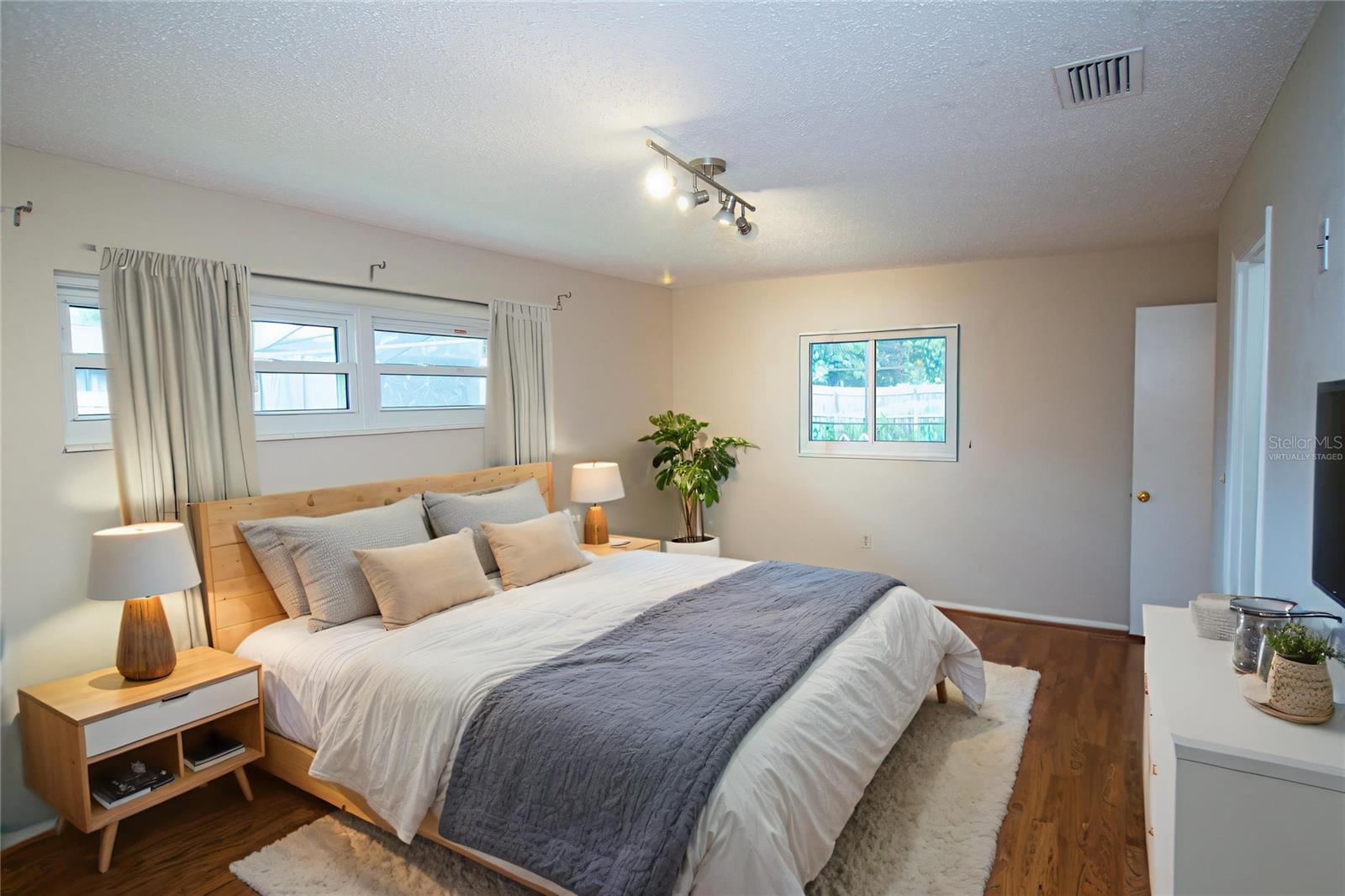 2216 40th, Bradenton, FL 34205