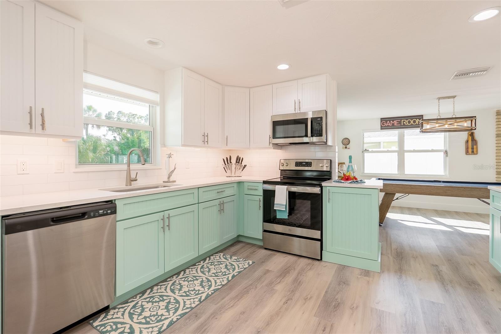 408 71st, Holmes Beach, FL 34217
