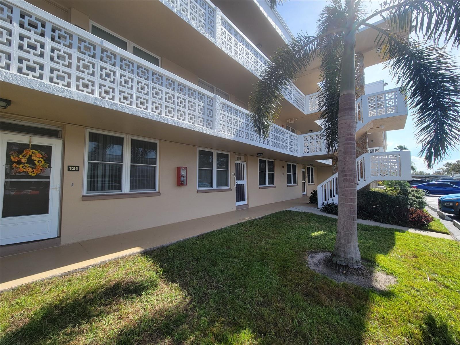 4915 Bay Unit 122, St Petersburg, FL 33703