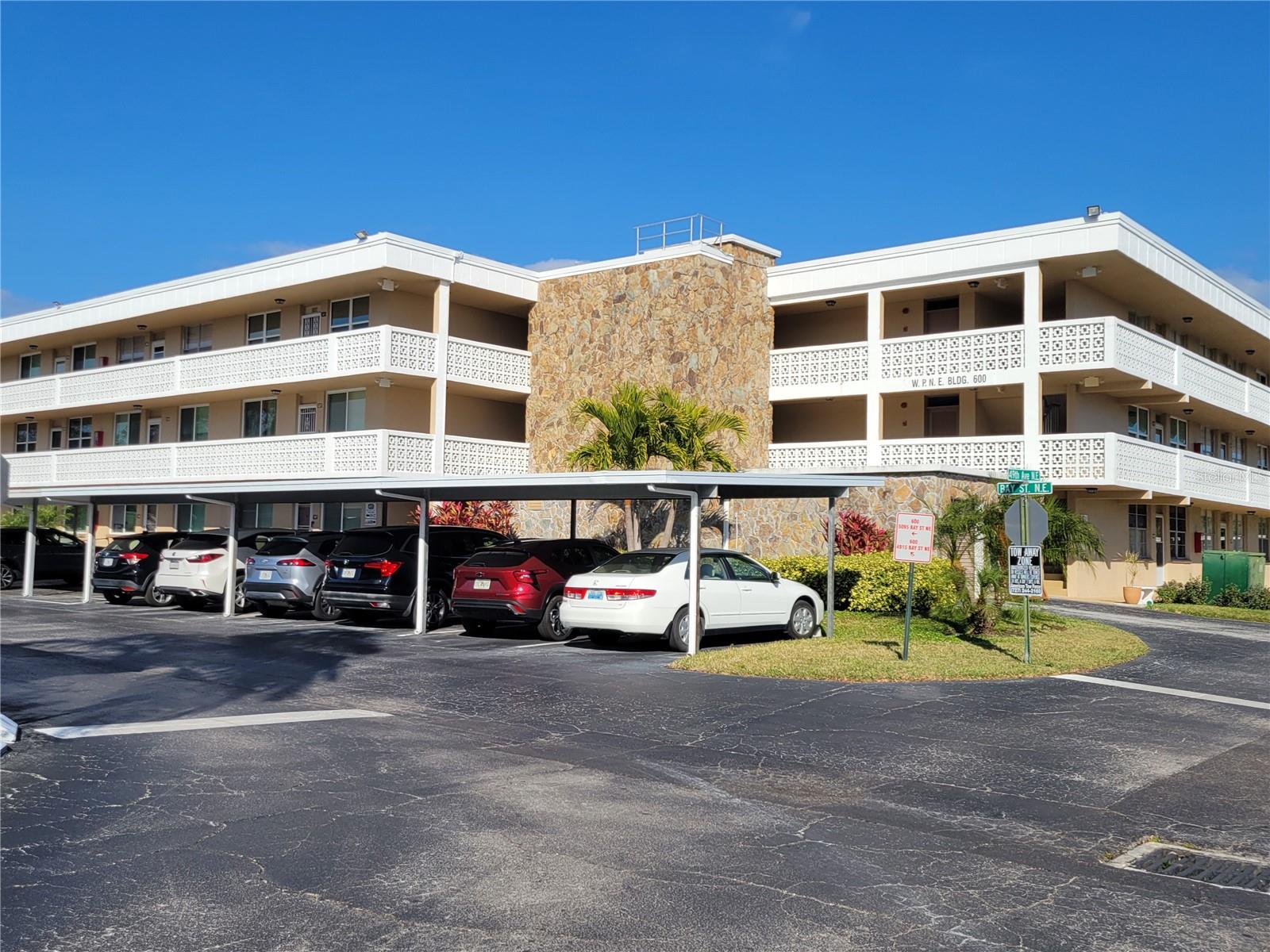 4915 Bay Unit 122, St Petersburg, FL 33703