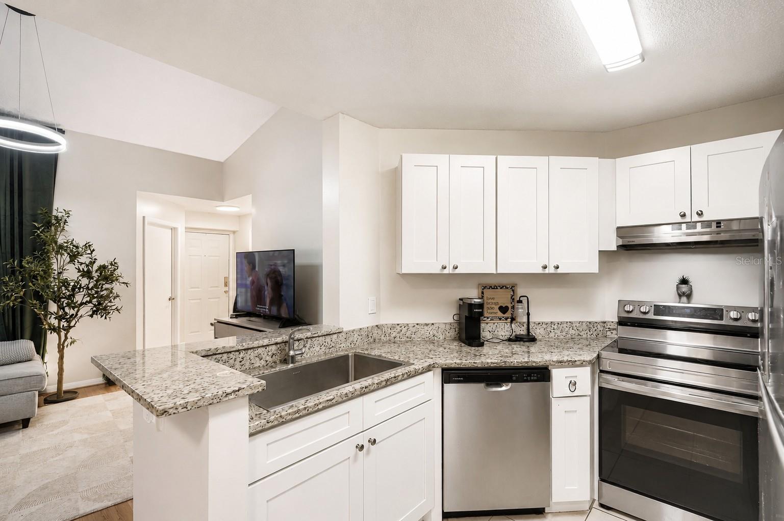 2548 Grassy Point Unit 202, Lake Mary, FL 32746