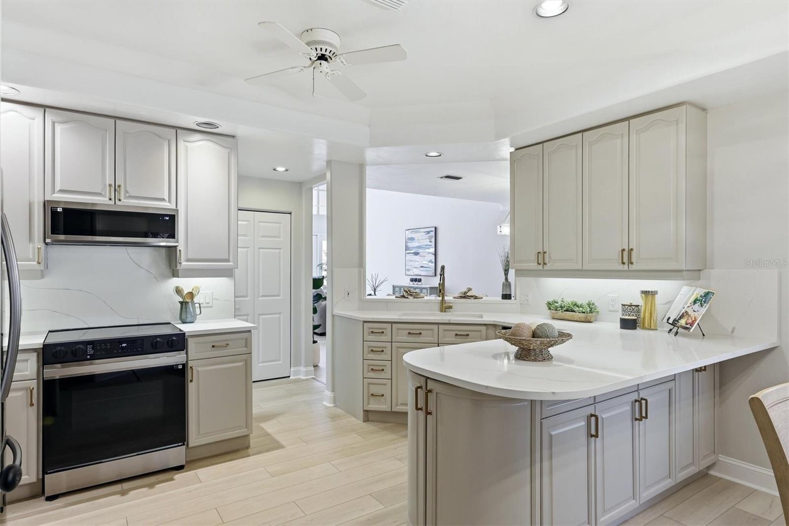 1703 Starling Unit 1703, Sarasota, FL 34231