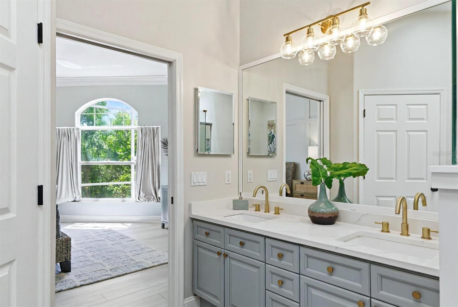1703 Starling Unit 1703, Sarasota, FL 34231