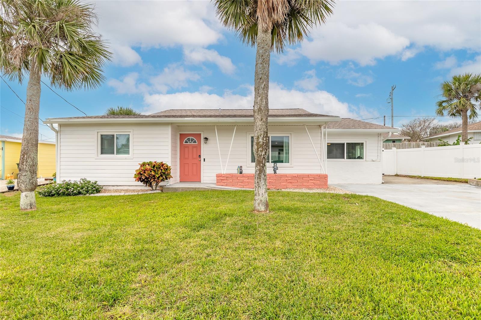 8 Robben, Daytona Beach, FL 32118