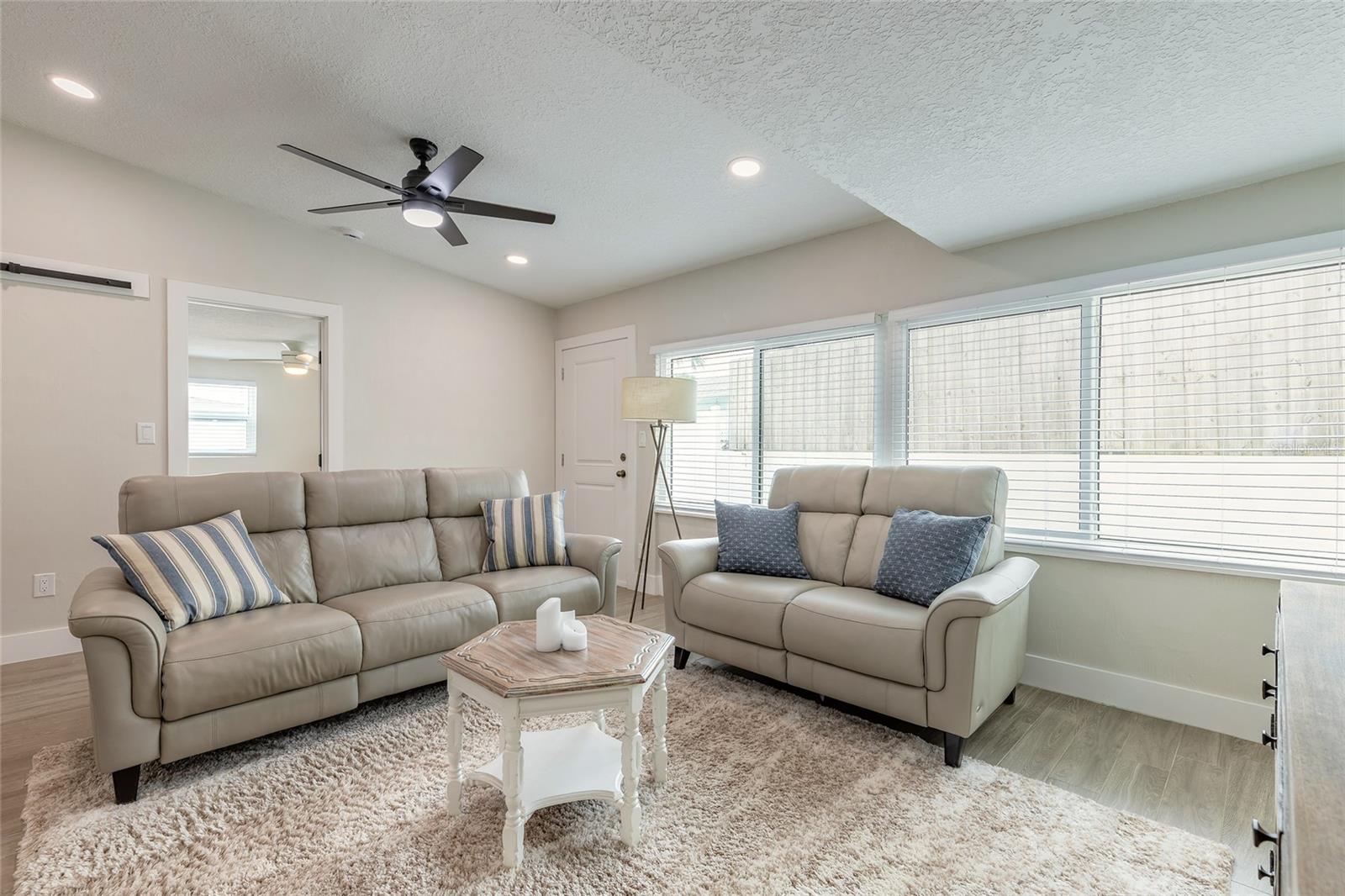 8 Robben, Daytona Beach, FL 32118