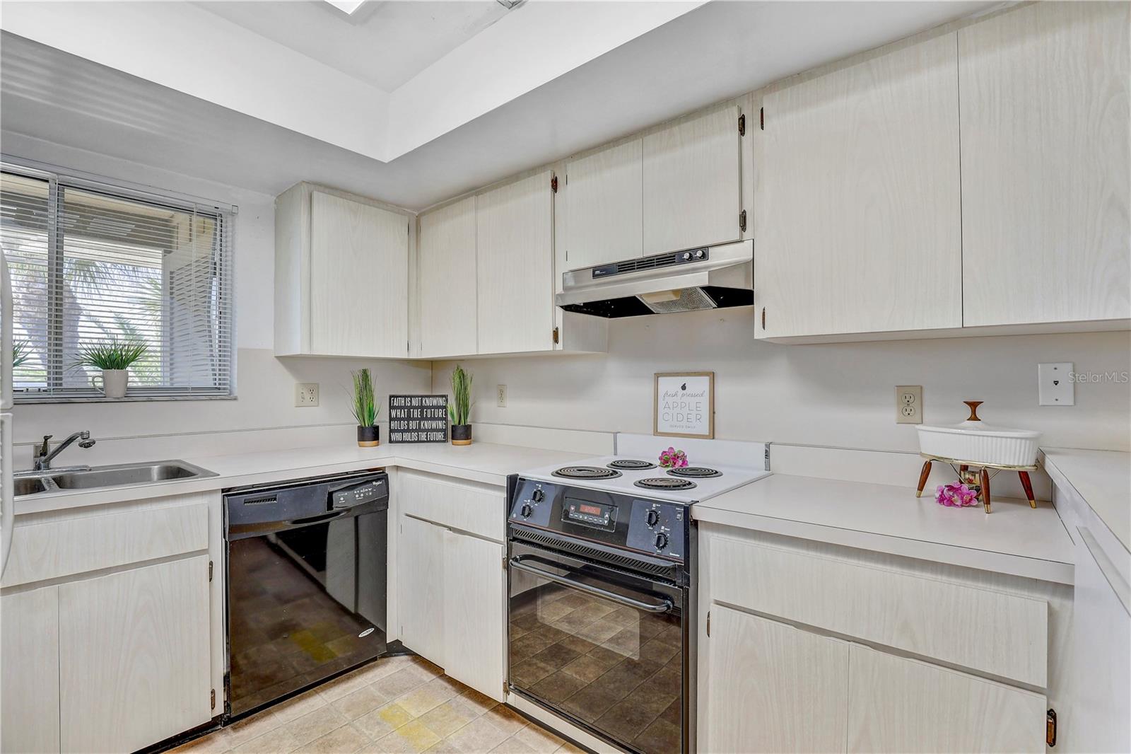 6400 Flotilla Unit 15, Holmes Beach, FL 34217