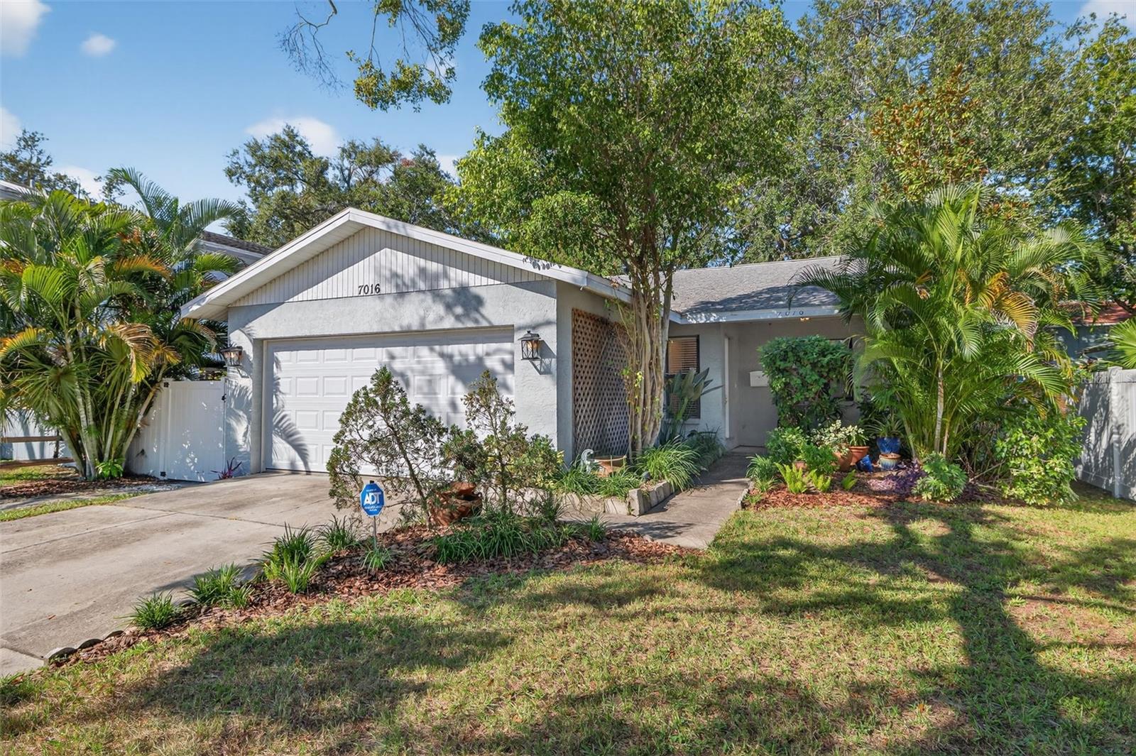 7016 2nd, St Petersburg, FL 33702
