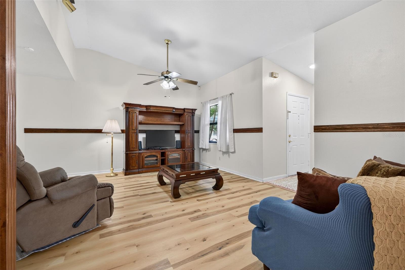7016 2nd, St Petersburg, FL 33702