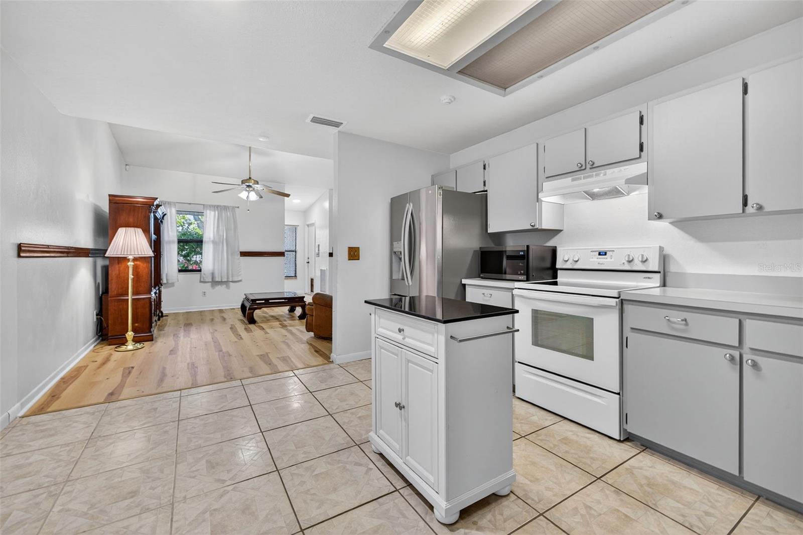 7016 2nd, St Petersburg, FL 33702