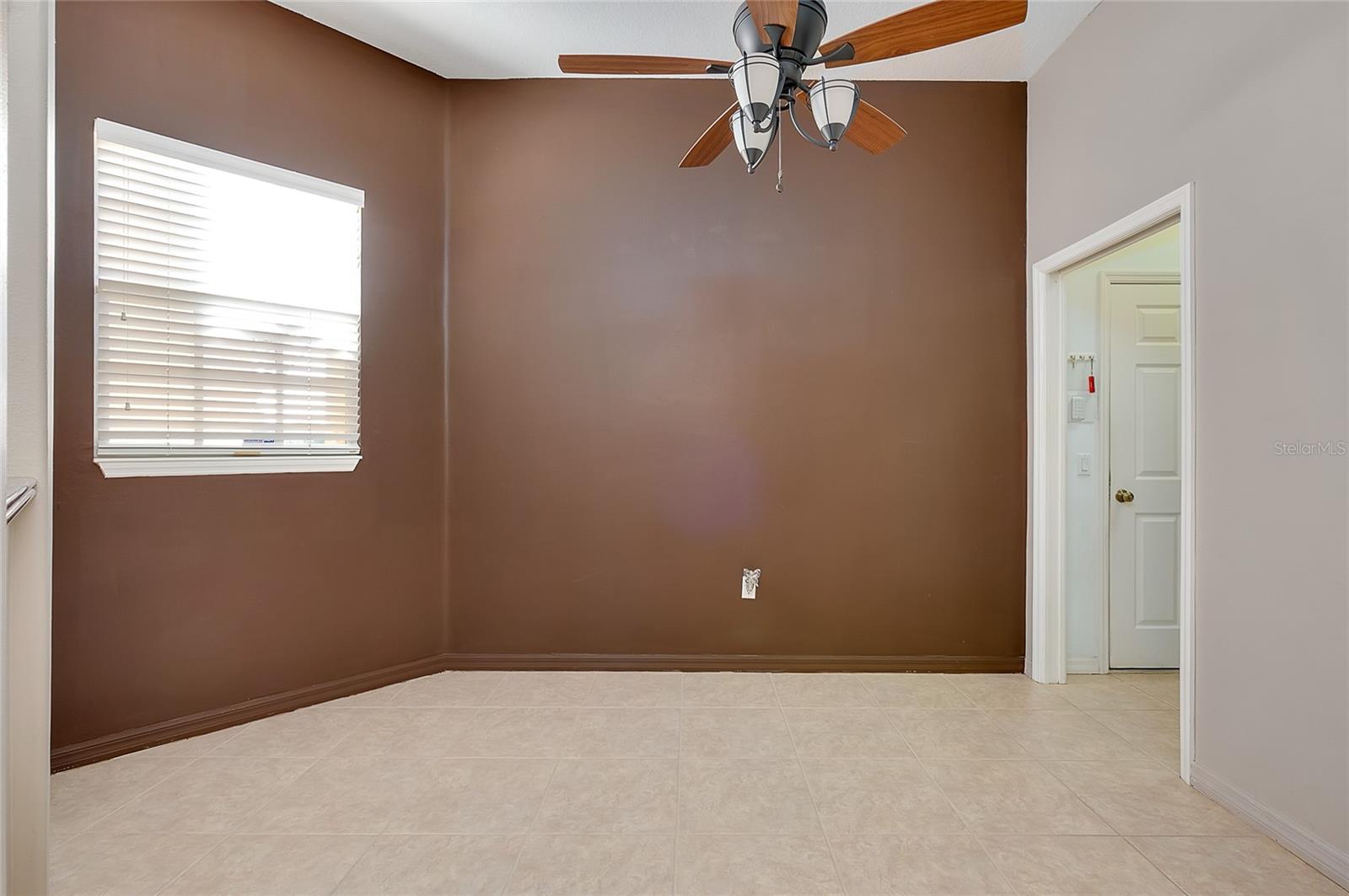 3975 Square East Unit 9, Sarasota, FL 34238