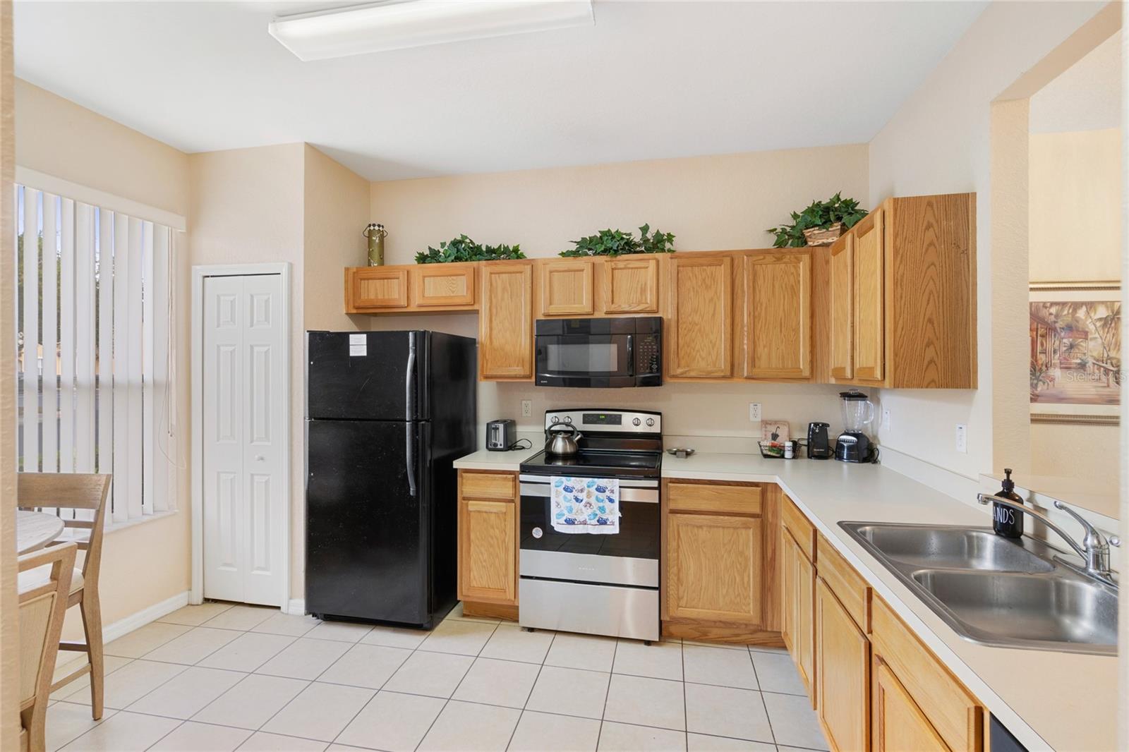 5702 Delorean, Kissimmee, FL 34746