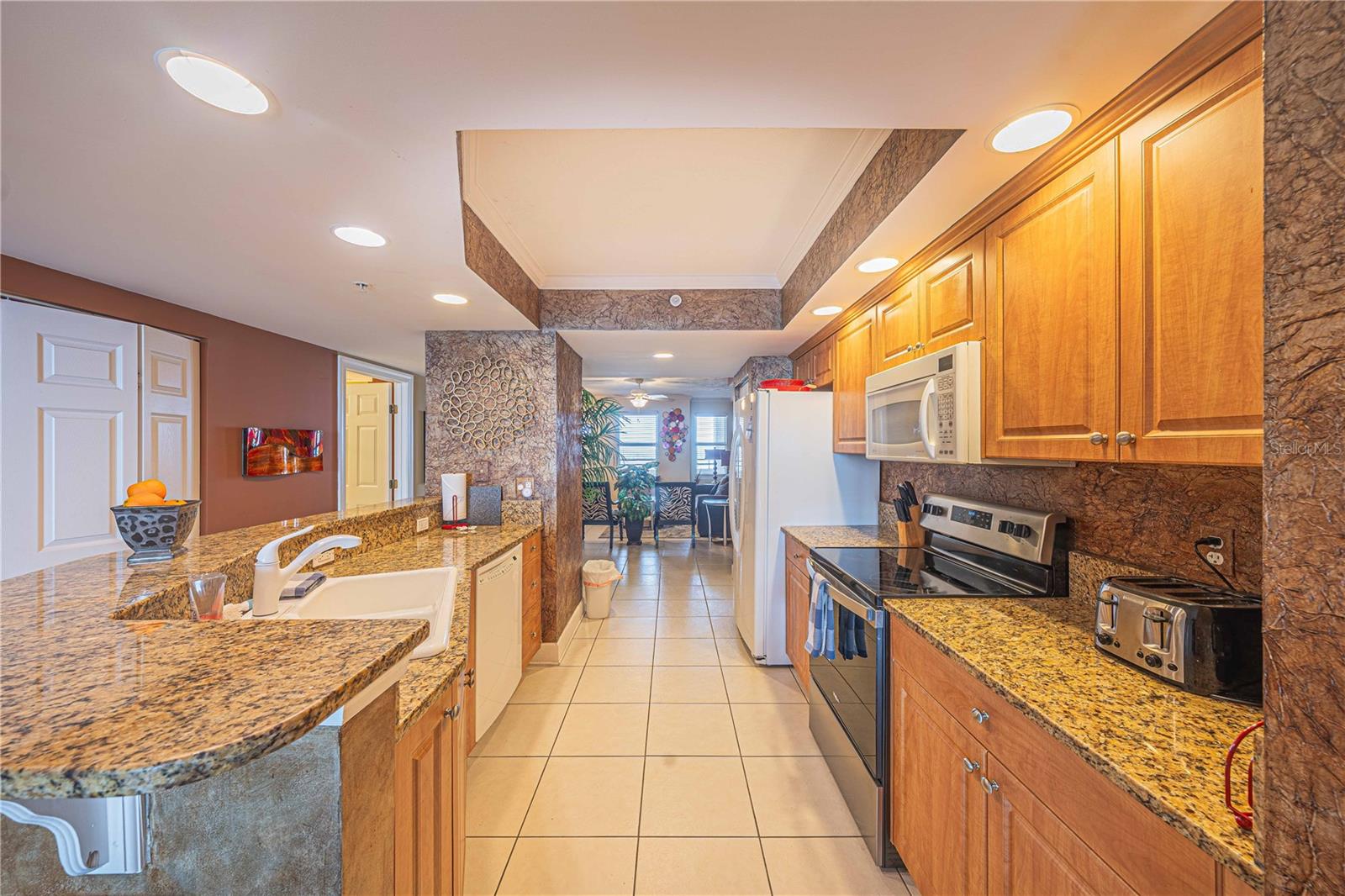 3315 Atlantic Unit 1707, Daytona Beach Shores, FL 32118