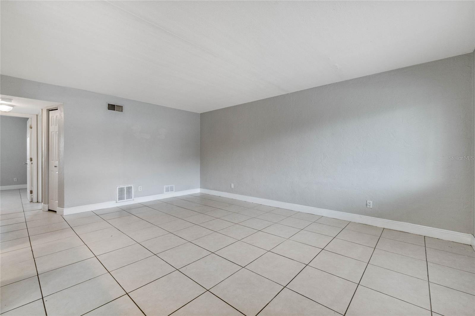 900 Peninsula Unit 207, Daytona Beach, FL 32118