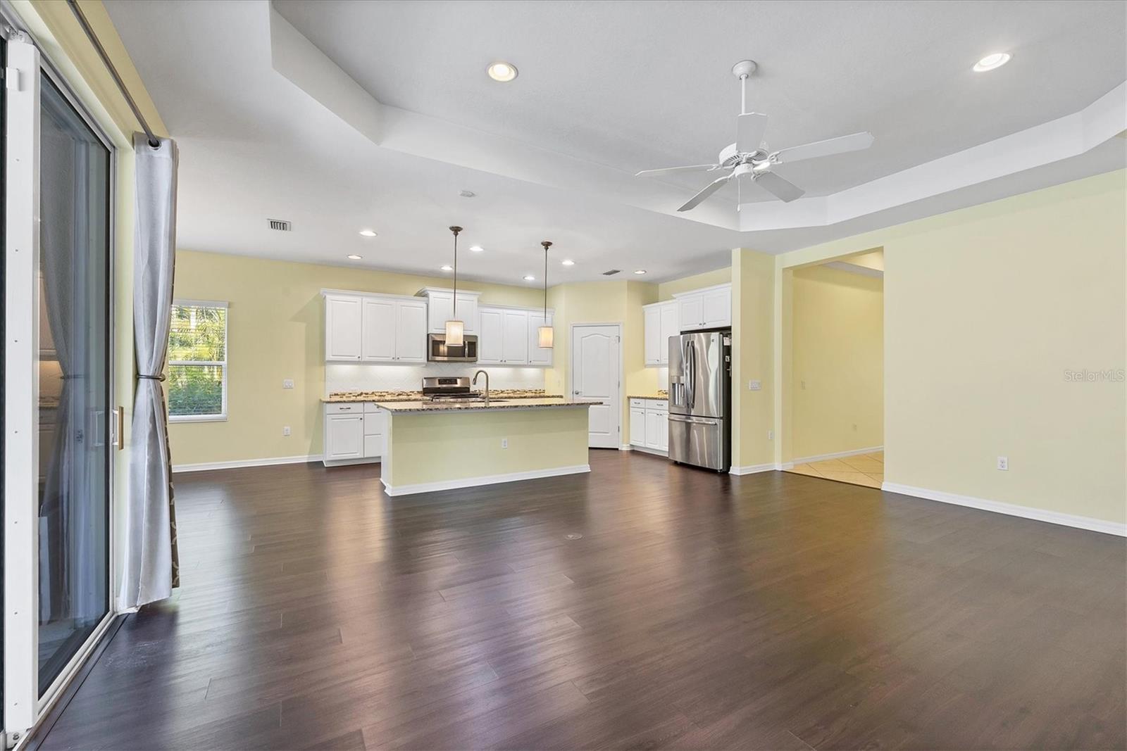 7040 White Willow, Sarasota, FL 34243
