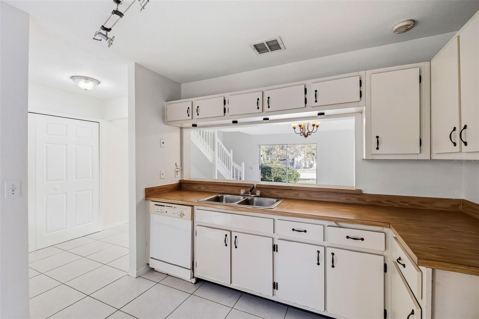 6040 Scotchwood Unit 105, Orlando, FL 32822