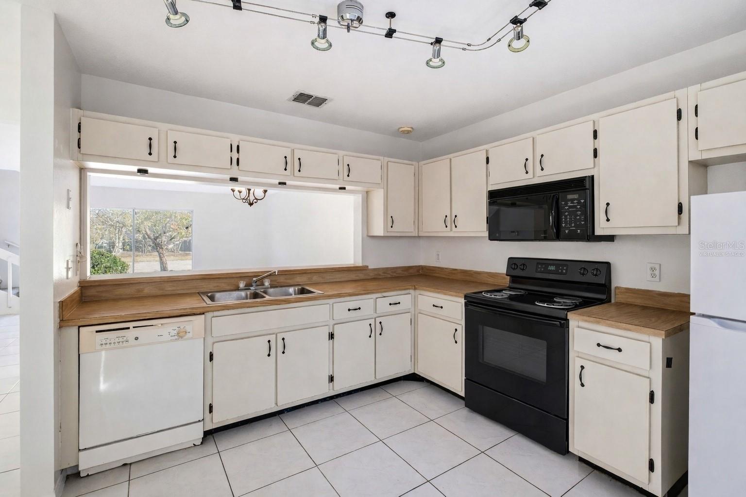 6040 Scotchwood Unit 105, Orlando, FL 32822