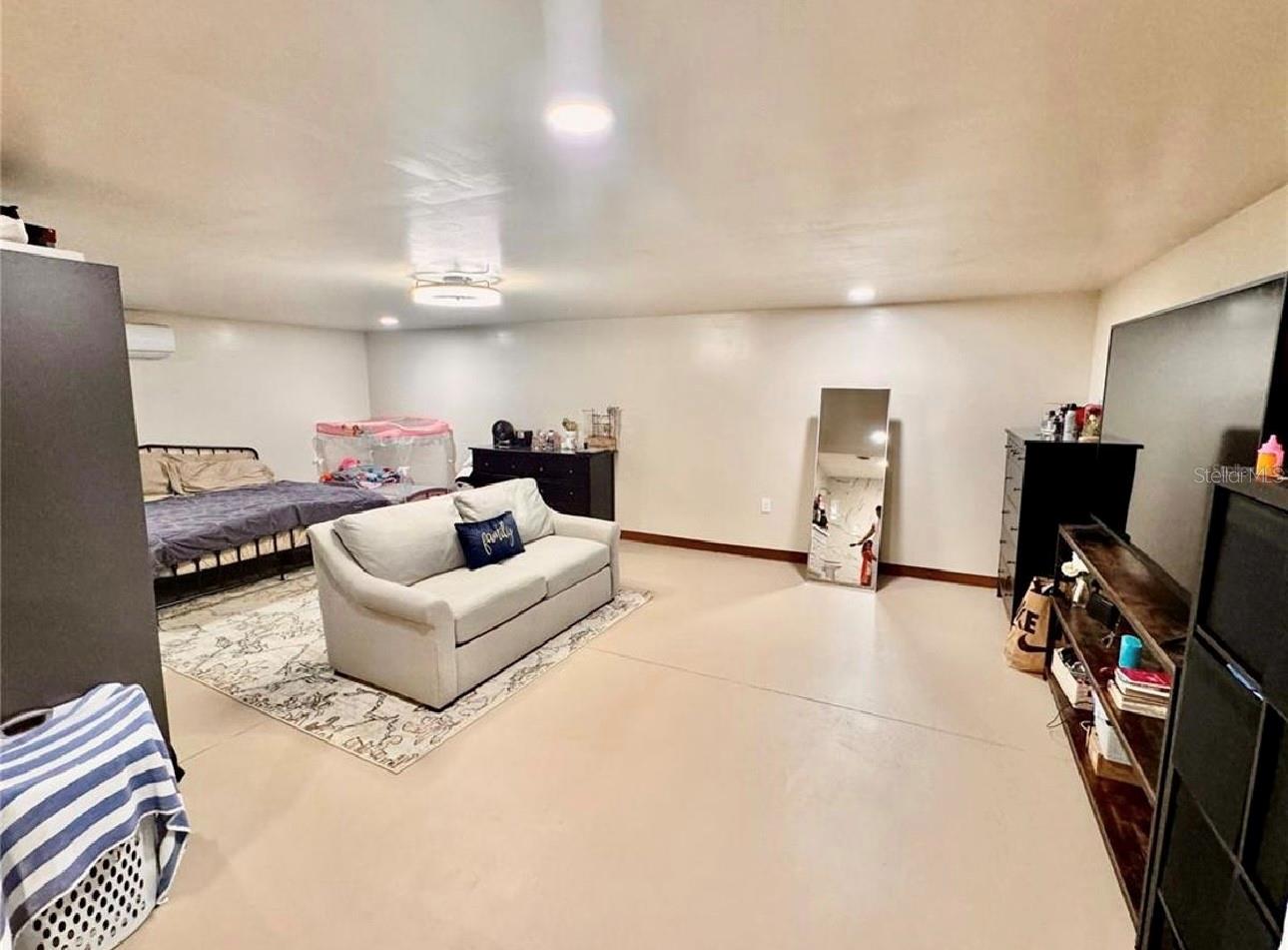 5832 Holmes, Orlando, FL 32808