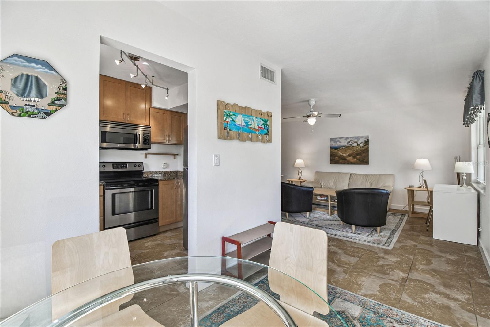 210 6th Unit 9, St Petersburg, FL 33701