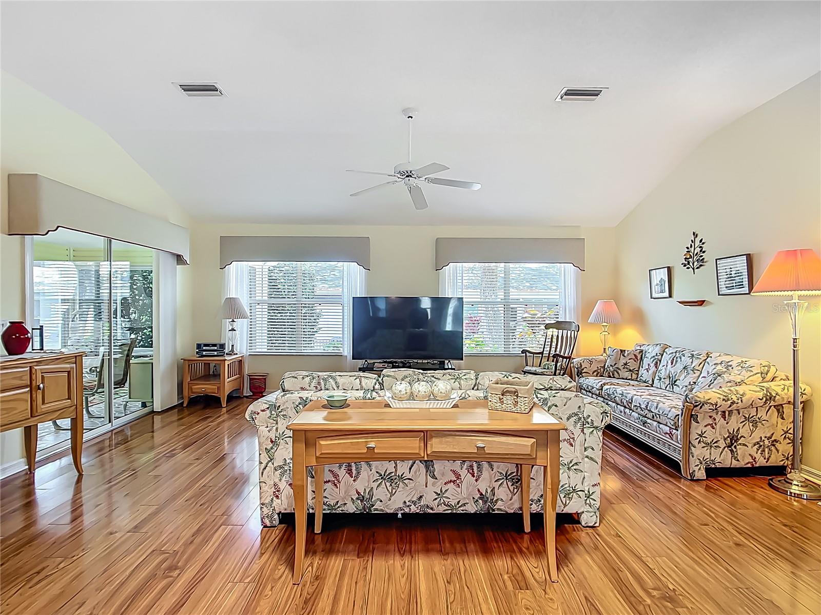 208 Desota, Lady Lake, FL 32159